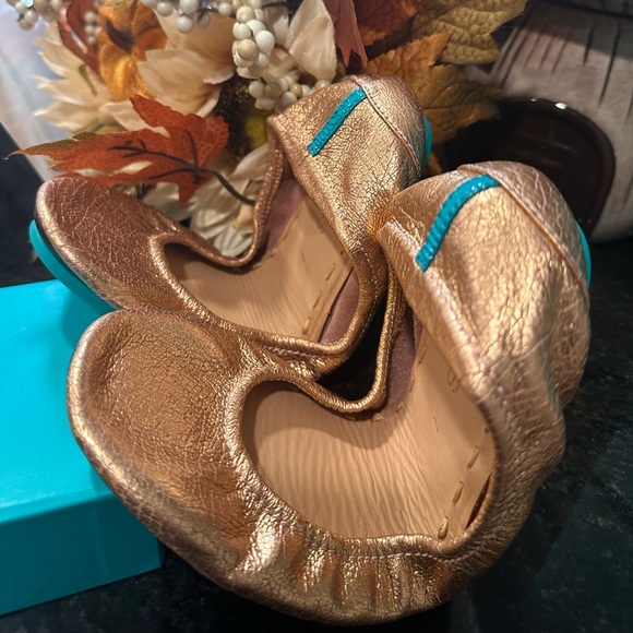 Tieks Rose Gold Glam Size 7. BNIB - Picture 7 of 8